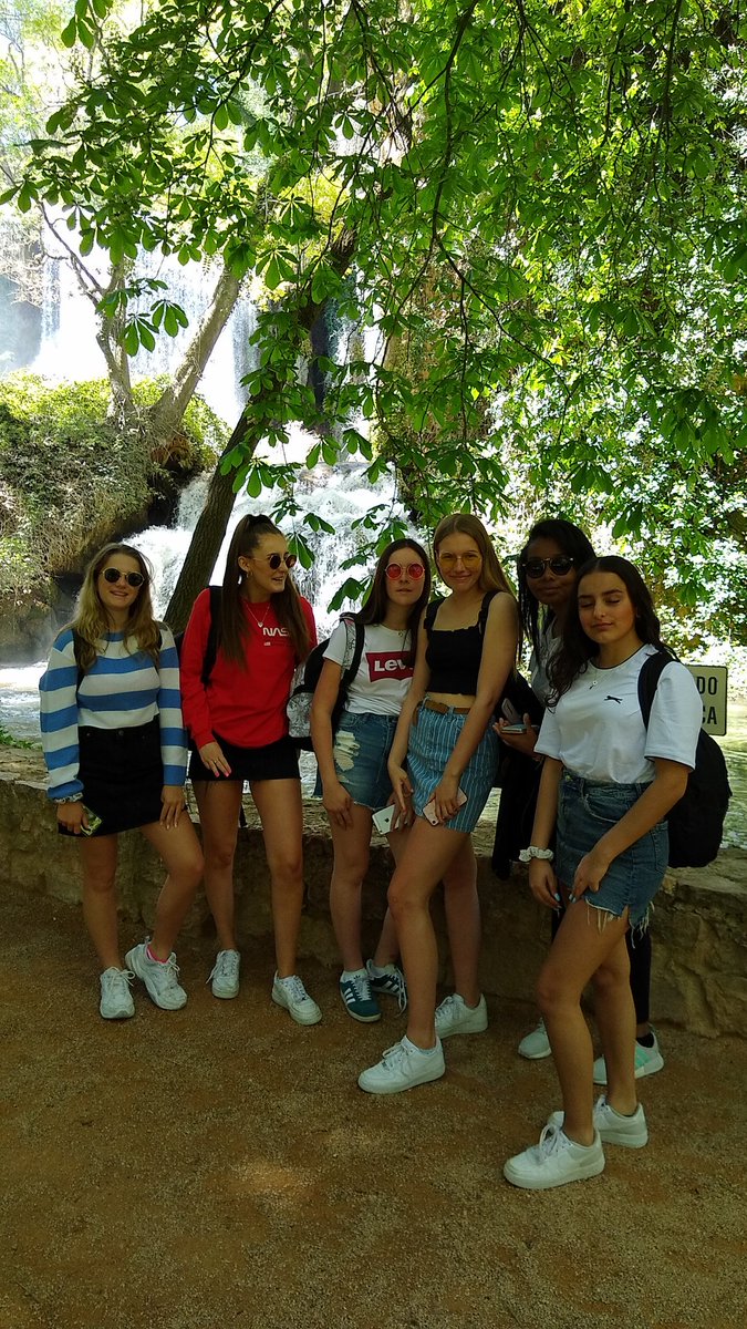 LkeLuz's tweet photo. A glorious day at the monastery of Piedra and waterfalls. Worth the visit! So very beautiful. @RGSWorcester @IESGOYAnoticias @RGSW_MFL https://t.co/e0RLPuf1se