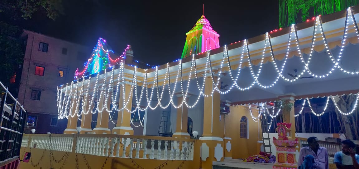 MichaelLobo76's tweet photo. Grand inaugural of new temple of Dev Fonyeshwar Rashtroli at Prabhuwada Calangute, at the hands of his holiness Parampujya Sadguru Brahmeshanandacharya Swami, along with Calangute Village Panchayat Members and residents. #Together4Calangute #TransformCalangute https://t.co/SKGUTJKCeM