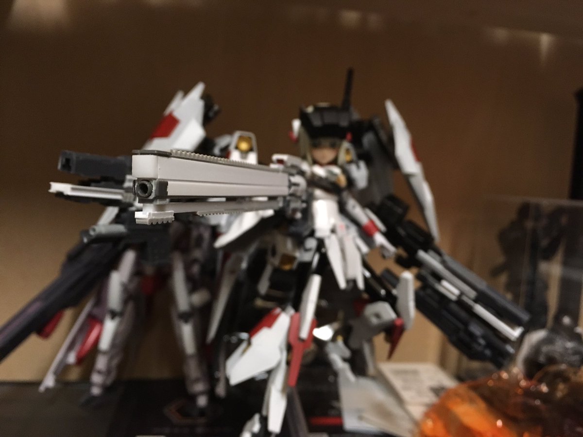 Woodmoon555 ロングでマテバ的下銃身だけど中折れ式なリボルバーなライフル作った 正直かなりかっこよくできた天才だとおもった