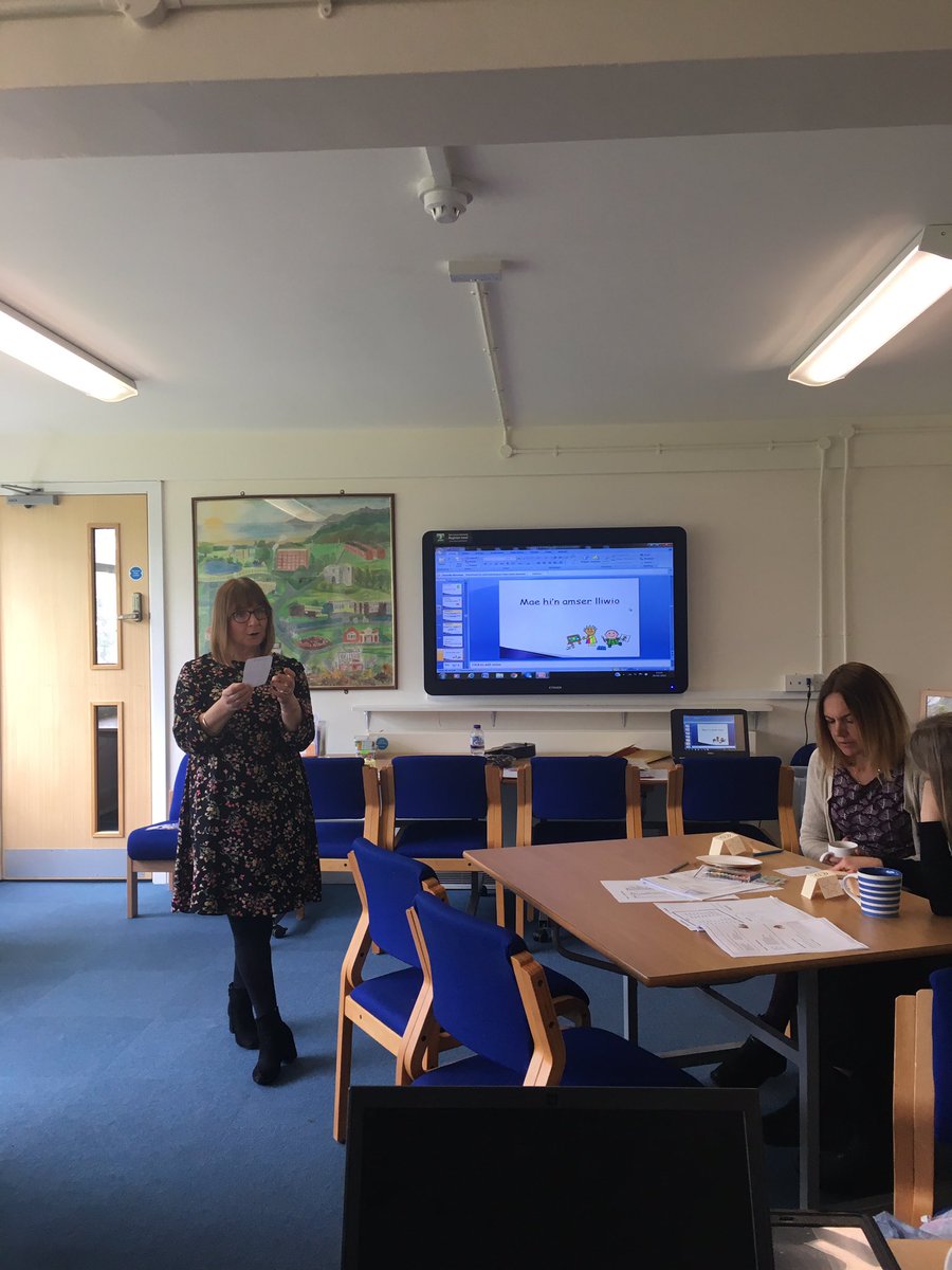 emmsmilloy's tweet photo. @ParklandPrimary #plpcpdem #plpllc learning Welsh is fun! https://t.co/GqyoOCI2s2
