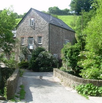 bluebells, beaches &amp; Barleycorn Cottage - last min w/c May 11 &amp; May 18, 3 nights £350, 4 nights £375, 7 nights £475. Sunny garden, lawns &amp; #bluebell  slopes, nr #SlaptonSands &amp; #dartmouth #dogfriendly #lastminute #HolidayCottage #watermill #southdevon  call 01803 770219