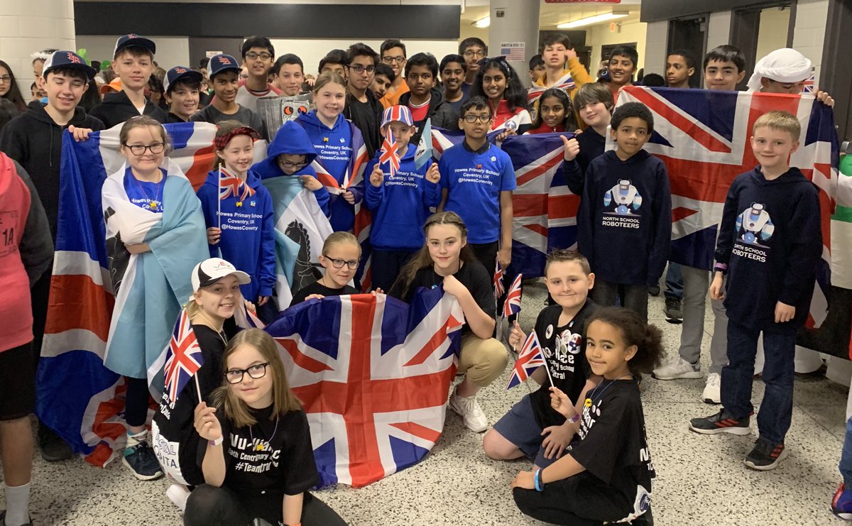 It’s time! The UK #VEXIQ teams back stage and ready to represent at the Parade of Nations. #VEXworlds #omgrobots
