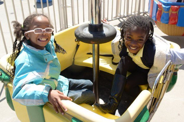 CommunityMayor1's tweet photo. CHANGE OF DATE!!  LUNA PARK MAY 29TH NOW!                             COME ASSIST THE CHILDREN THAT NEED US MOST IN OUR CITY             😍💙💜💚 - https://t.co/XDFQnCEcrV https://t.co/Y0jAizvIks