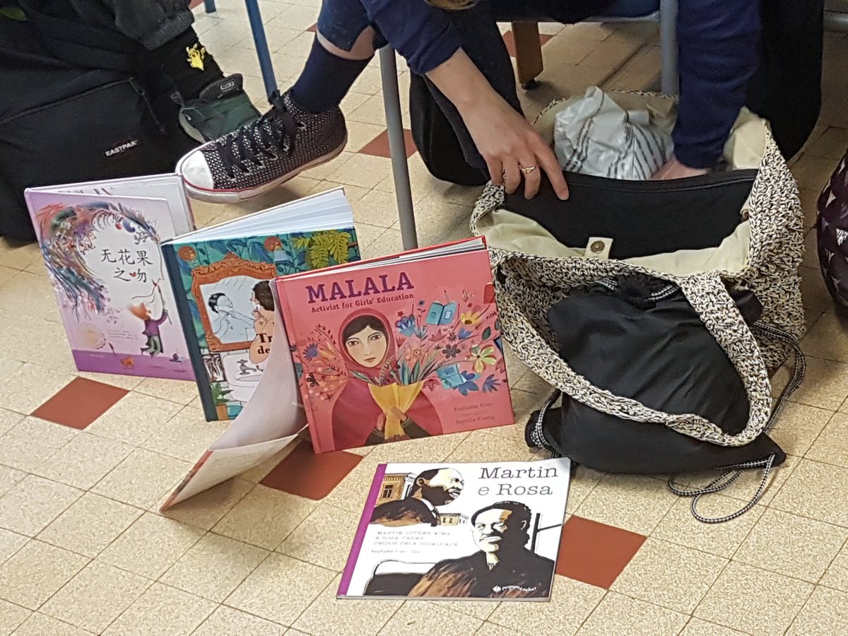 CDILangevin13's tweet photo. Mardi dernier, rencontre avec Raphaële Frier, invitée au Club Lecture🤩📘📙🖊️ https://t.co/RLDG7l6roo