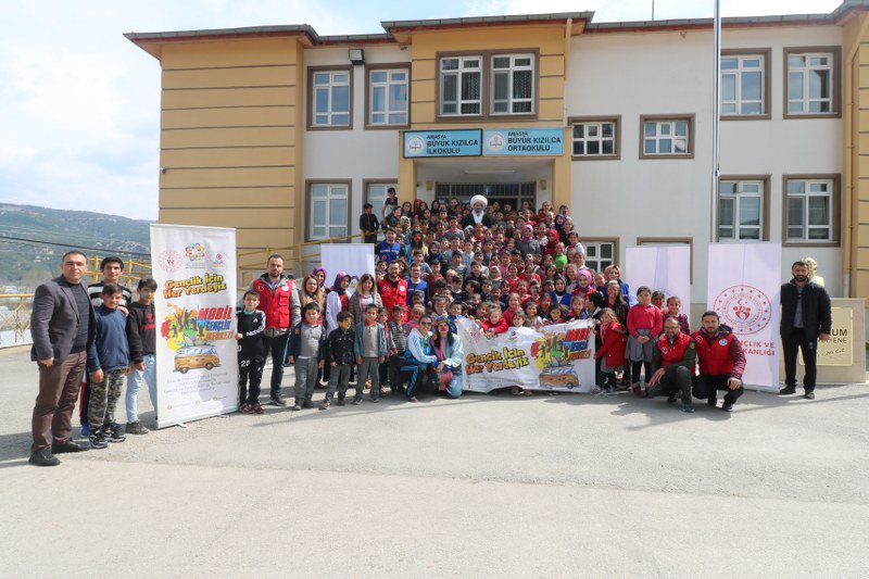 "Gençlik İçin Her Yerdeyiz" Mobil Gençlik Merkezi projemizin
15.durağı Amasya Büyük Kızılca Köyü İlk ve Ortaokulu oldu.
#GSBGM 
#GSBAmasyaGençlikMerkezi
#GençlikİçinHerYerdeyiz
#MobilGençlikMerkezi
#MerkezimHerYerde
#AmasyaGençlikMerkeziGençlikveSporKulübü