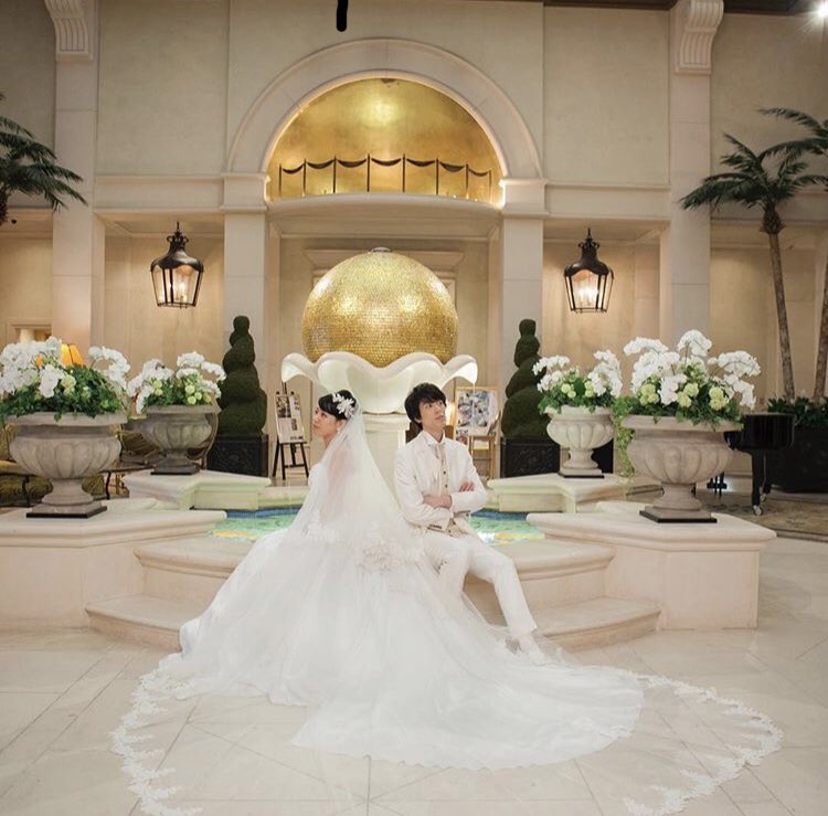 ウェディングドレス スポサブランカ Sposa Blanca お2人の共通のバンドで ギターを記念に 前撮りでは 本番には撮れないこういったショットもゆっくり納めていただけるので おススメです ご試着のご予約は T Co Zxgsdfytwk ウェディング