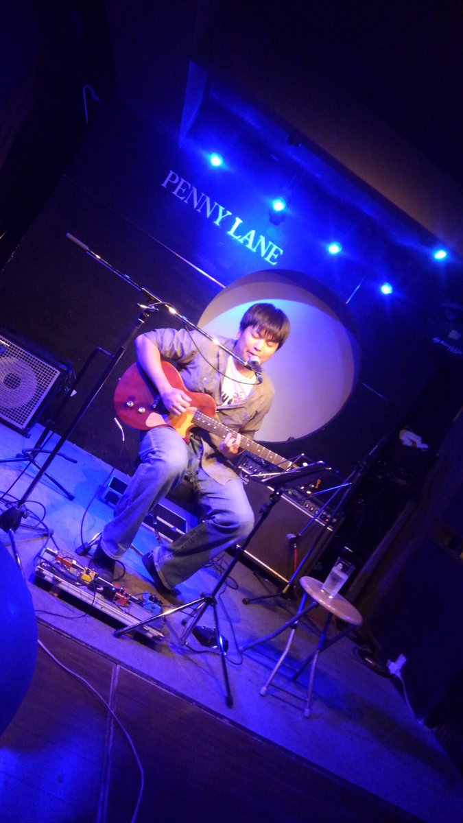 196capli's tweet photo. 本日のペニーレーンのライブとても楽しかったです。共演のはるやまさん、白岩さん、そうぞうノスタルジーさん、ハガさん、そしてペニーレーンの松川さん、守屋さんありがとうございました！僕は、人生で初めてライブ前に酒を飲むという愚行をしてしまい、散々な目にあってしまいました。もうしません https://t.co/rNxg9vePy4