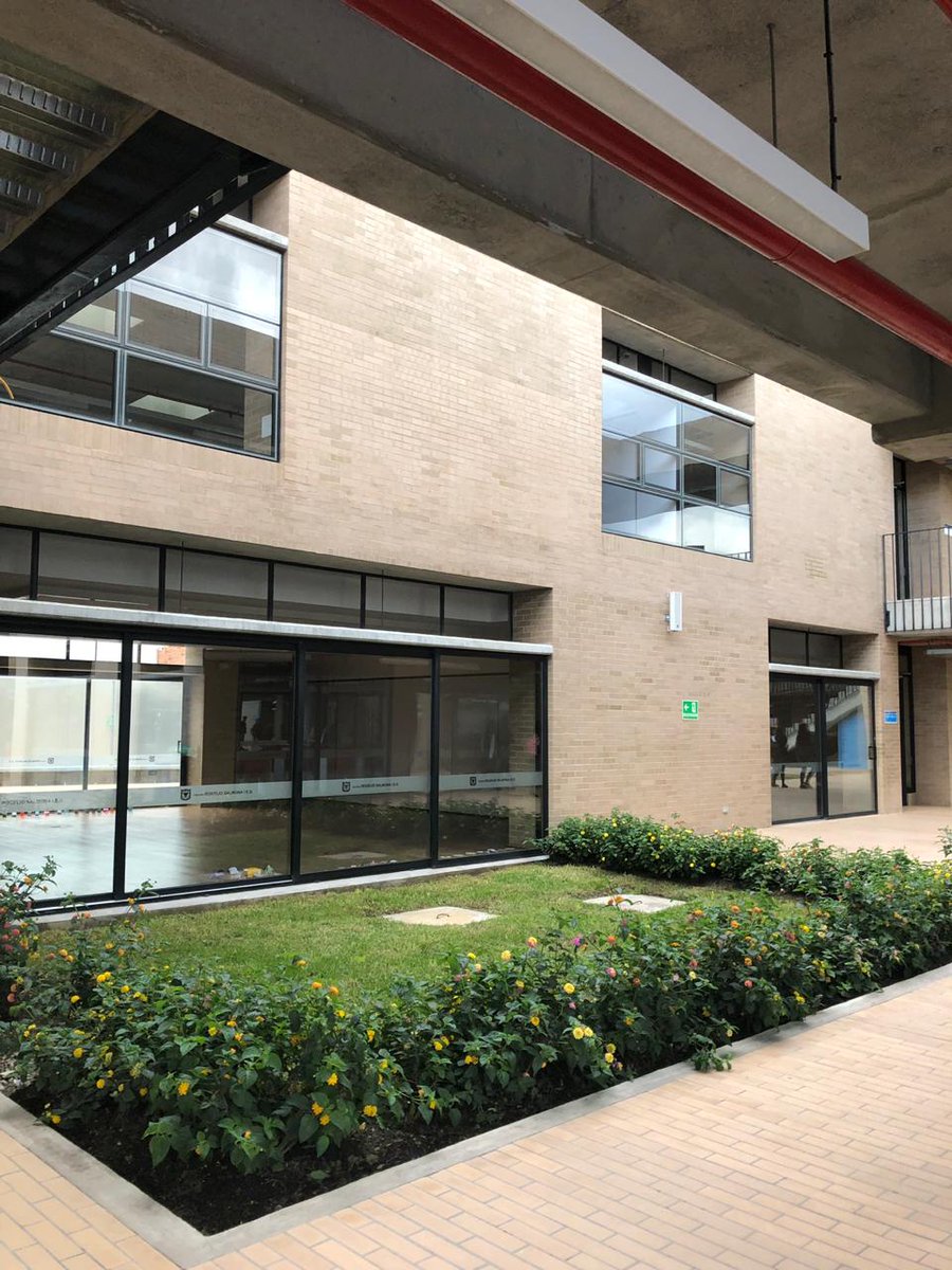 FondoFFIE's tweet photo. Se materializa el sueño de más de 1.620 niños, niñas y jóvenes de Bogotá, por la construcción de la IE Rogelio Salmona, la cual contará con 2 salones de tecnología, 3 laboratorios, 3 aulas polivalentes, comedor-cocina equipado y 45 aulas nuevas #JuntosConstruyendoFuturo https://t.co/QwOZoC9YEx