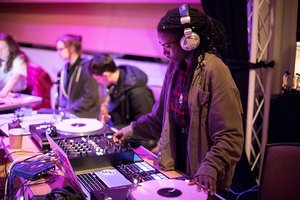 We want and ask musicians and artists to talk about what they’ve achieved, how they got where they are, how they’ve been supported locally and nationally; and how other artists and music organisations can get support.

More info about our Artists Panel: unconferenceleeds.com/2019-sessions-…