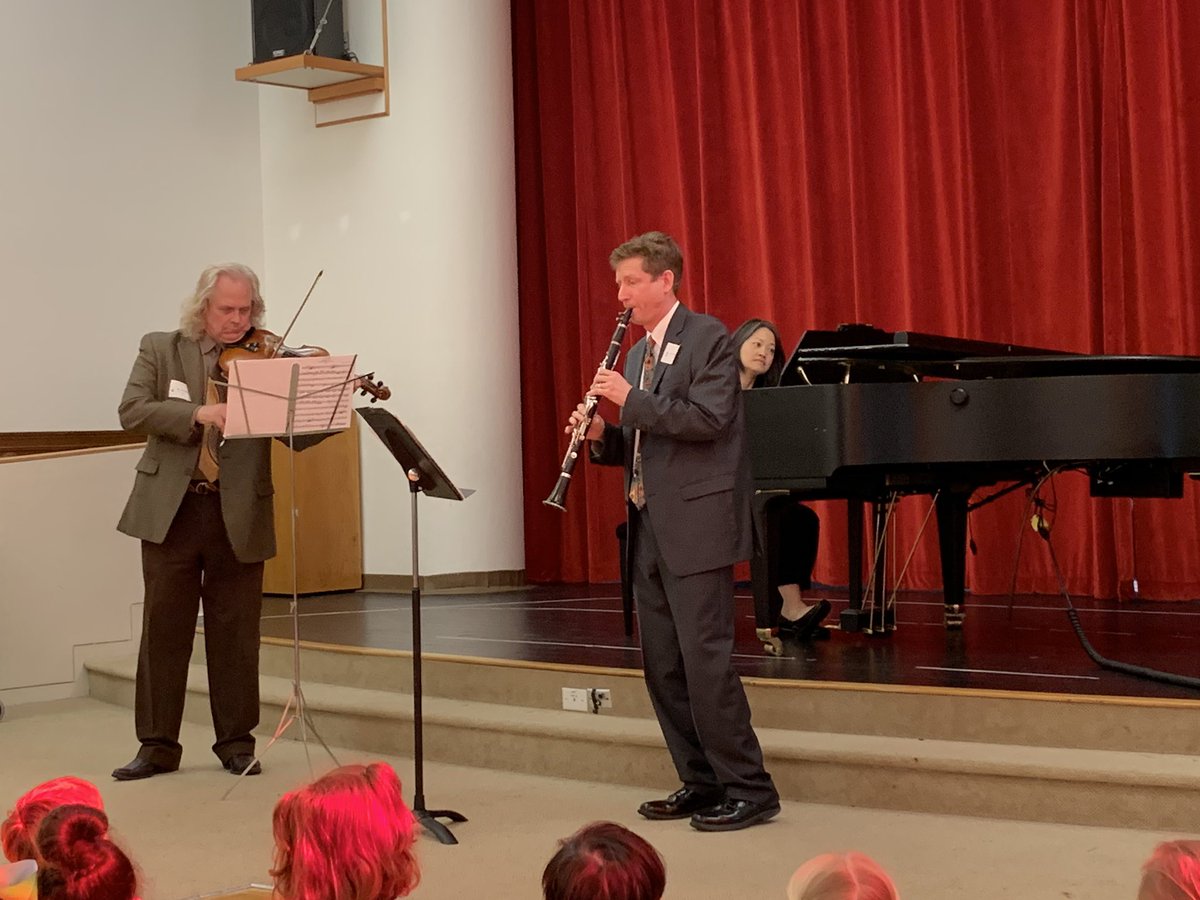 bisbmusic's tweet image. A great start to the week today as we have 4 @JuilliardSchool musicians performing for us. We start with Reception and Year 1.....