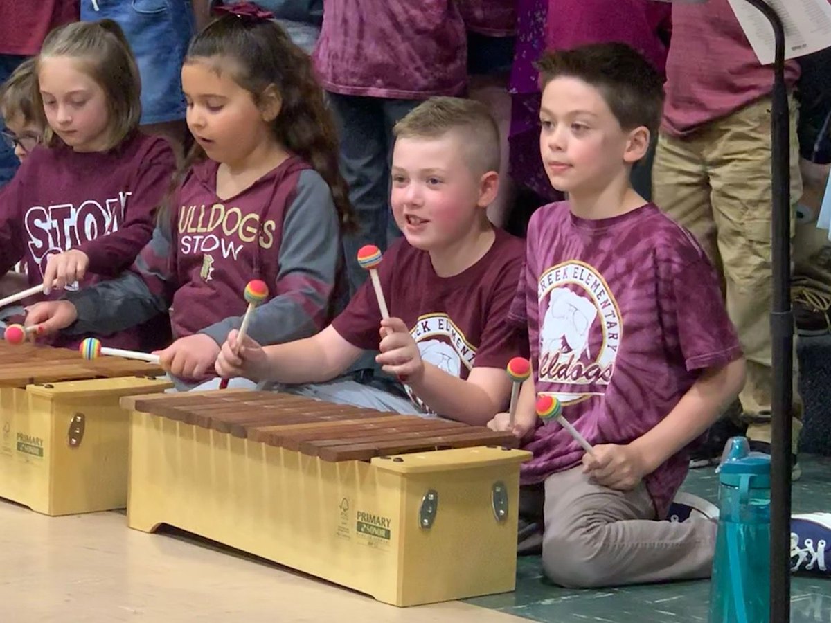 SMFSchools's tweet photo. Check out these great photos sent in from the 2nd Grade Spring Music Concert at Fishcreek as students performed with Mr. Schneck #StowStars #BuildingBetterBulldogs @FishcreekSMFCSD https://t.co/ynScgJgbk8