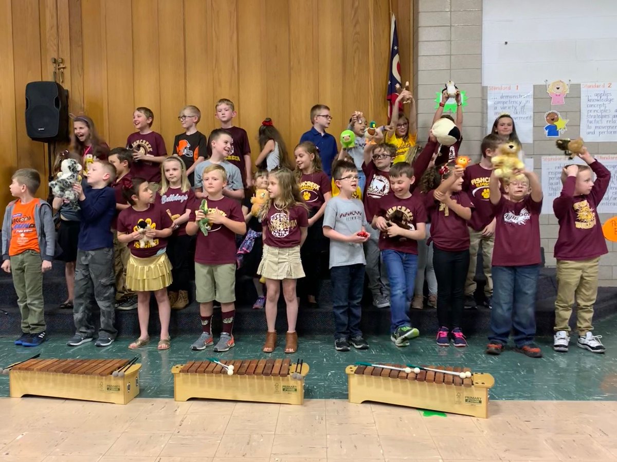 SMFSchools's tweet photo. Check out these great photos sent in from the 2nd Grade Spring Music Concert at Fishcreek as students performed with Mr. Schneck #StowStars #BuildingBetterBulldogs @FishcreekSMFCSD https://t.co/ynScgJgbk8