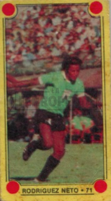 LaFerropedia's tweet photo. Acá #RodriguesNeto en una fichu de 1980. Tenía una pegada tremenda y cierta fama de vagoneta. Lo más recordado: un tremendo tiro libre a #Racing en la histórica remontada de 5-4 en el #TemploDeMadera https://t.co/nGFnesWQow