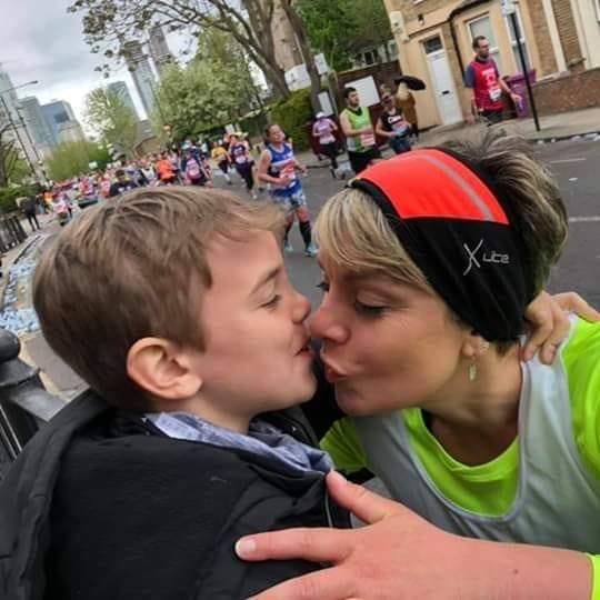 I think this may be my fave photo from yesterday- me and Arnold boy no.3 - just what I needed at about mile 16 😍 #LondonMaratho2019