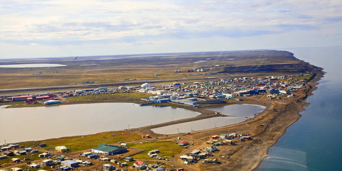 Aerial photo of low-lying Utqiagvik in 2014. Credit: Wikimedia Commons