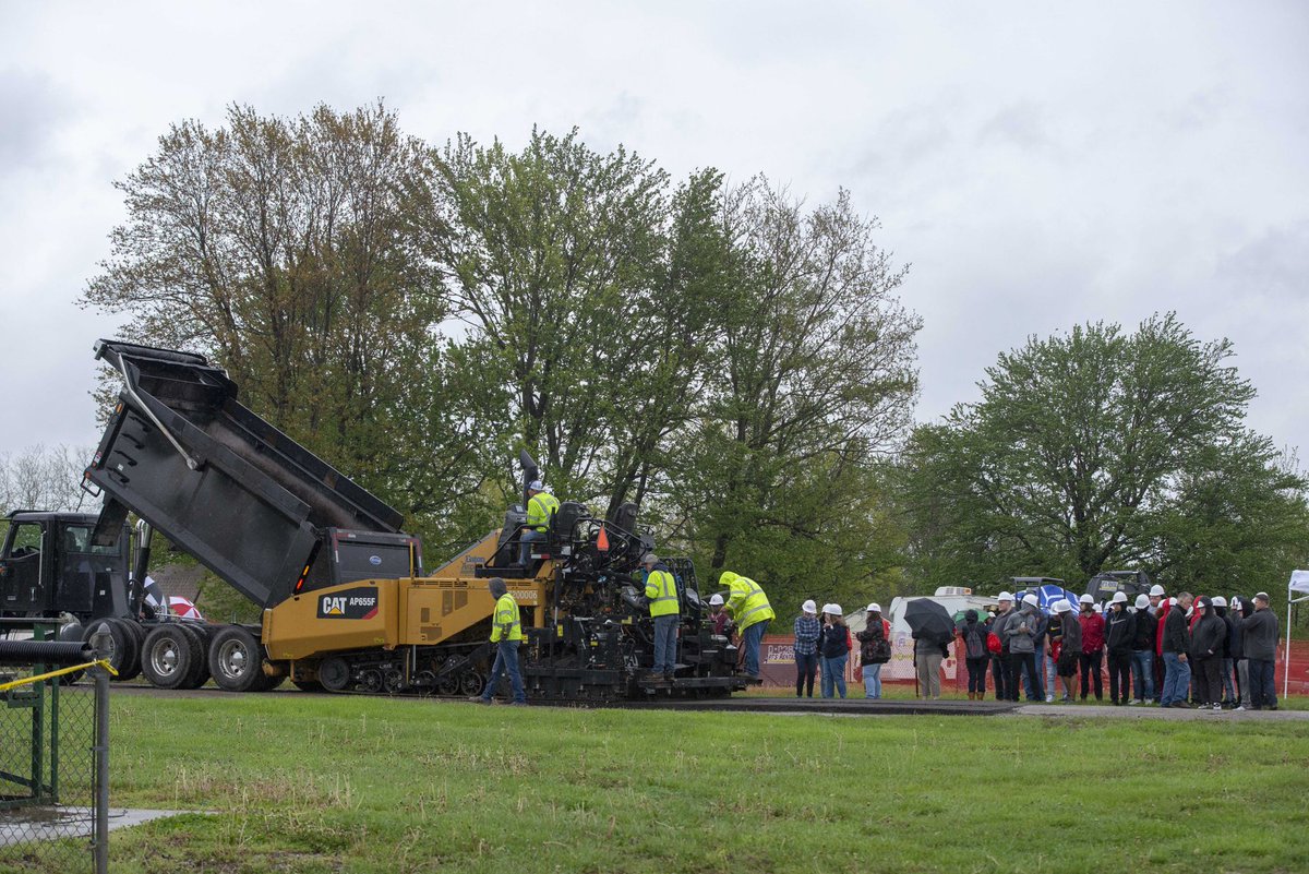 EatonAsphalt's tweet photo. #EatonAsphalt had a great weekend at the #TheBigDigNKY ! This event allowed children to get hands-on experience with construction equipment. Check out these pictures from the Cincinnati Enquirer: https://t.co/a67QC3TPuI https://t.co/pUH0ox4NEg