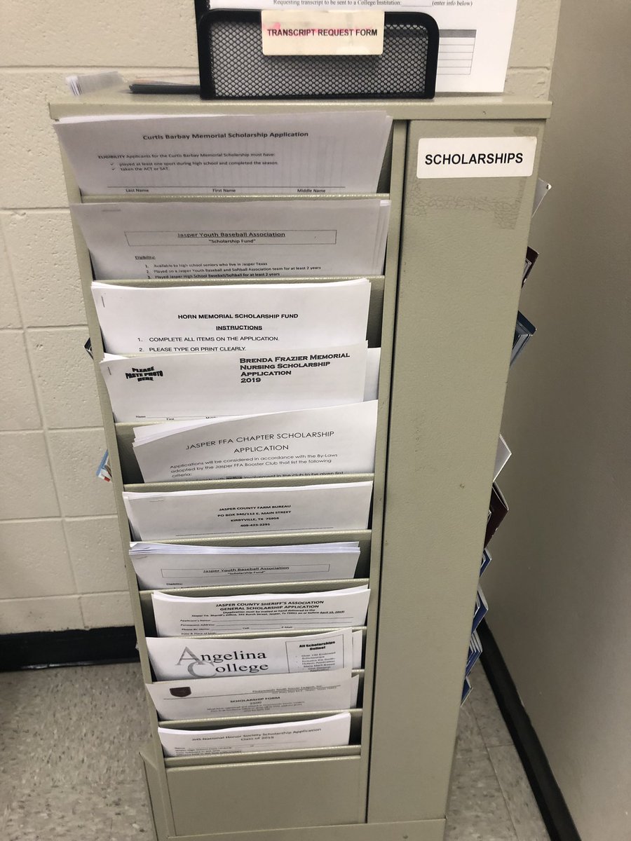 JHSCO2019's tweet photo. Seniors come by &amp; get your scholarships! 🤑 https://t.co/jWvq0UrKib