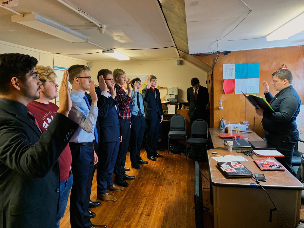 Congratulations to our newly elected 2019-2020 officers! (Dropping a hot mix tape at a recital near you...) #PhiMuAlpha #SIUC #GoGreek