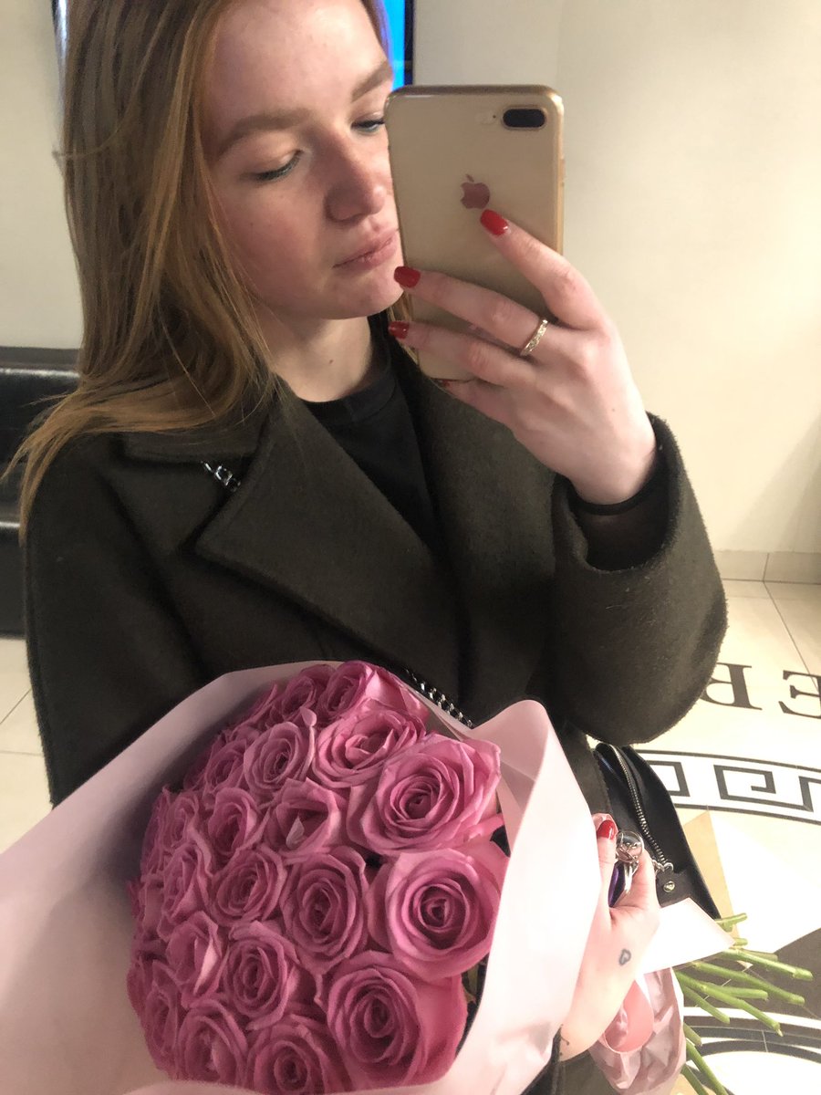 alexandrowna's tweet photo. Это был месяц цветов💐 https://t.co/d8ToJfZSpF