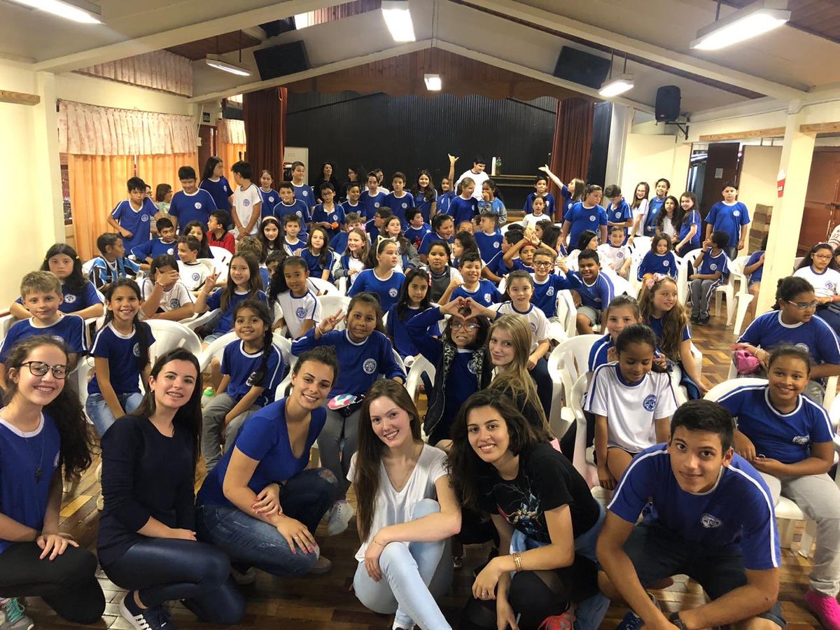 gremioig19's tweet photo. Hoje (29/04) e quarta-feira (24/04) foram realizadas as sessões de cinema com os alunos da tarde, 1º ao 5º ano. 🎬🍿 https://t.co/zWqXCMHC2h