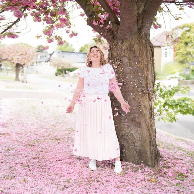 When your skirt matches the blossom trees, it would be rude not to indulge in bit of wisteria hysteria (cc: <a href="/NeaveVickie/">INPOLife</a>) 

Shop Vickie's look for yourself -> bit.ly/2UQnc4p