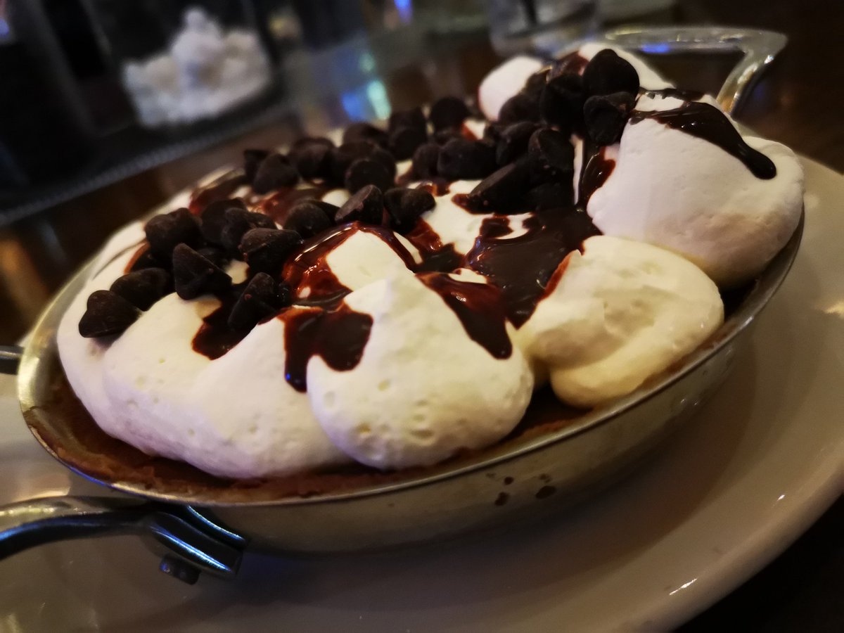 HamiltonKitchn's tweet image. Don't skip dessert- it's calling your name! 🤤