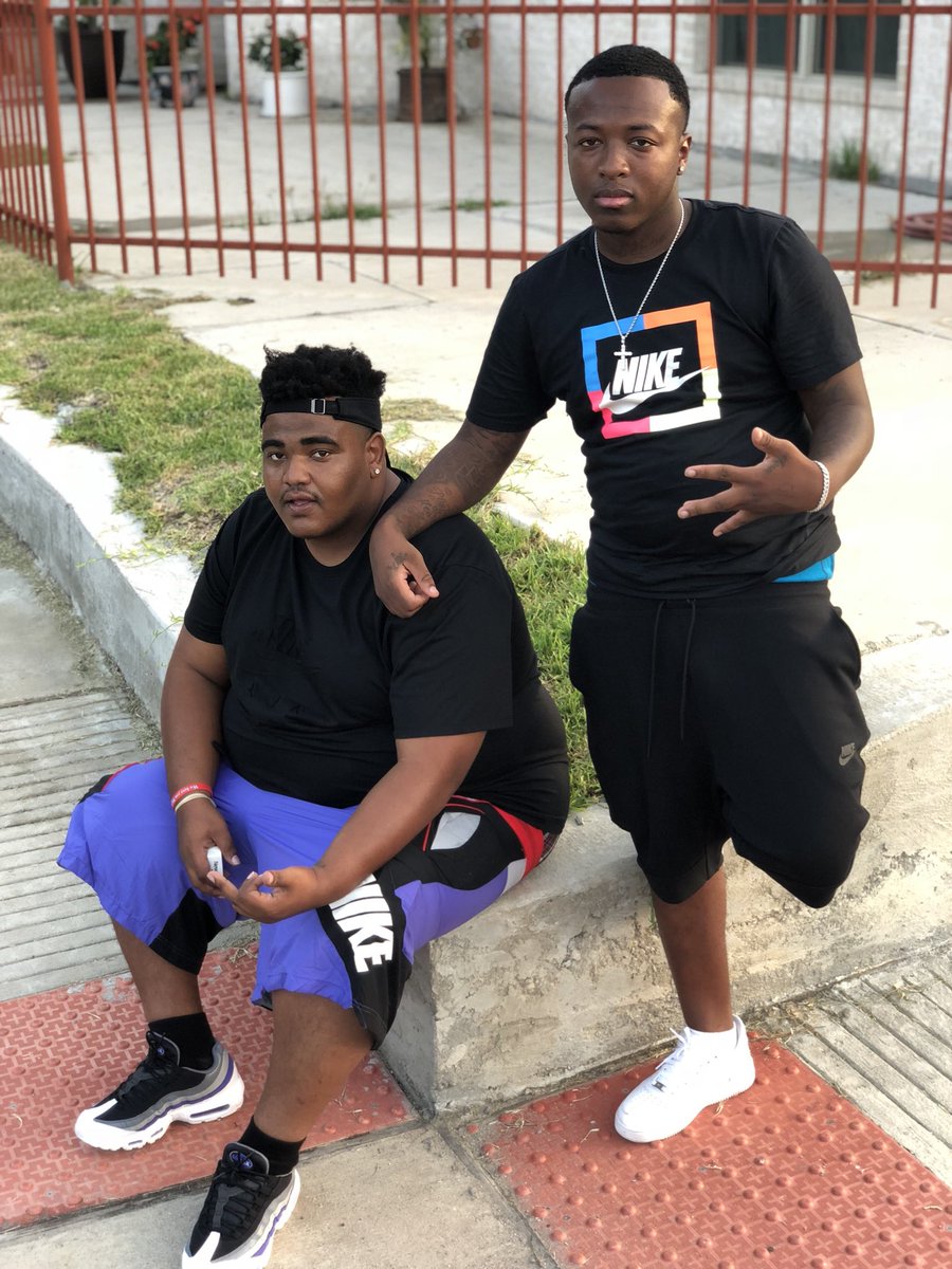 lilreese4blk's tweet photo. Legendary #4Blk https://t.co/VlBMFWAxNl