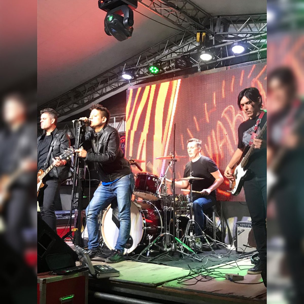 funcircus_rock's tweet image. Este jueves 22 hs estaremos los @funcircus en formato acústico en @cocherabar !!
Entrada libre !!
Te esperamos para pasar una noche con mucha music !!