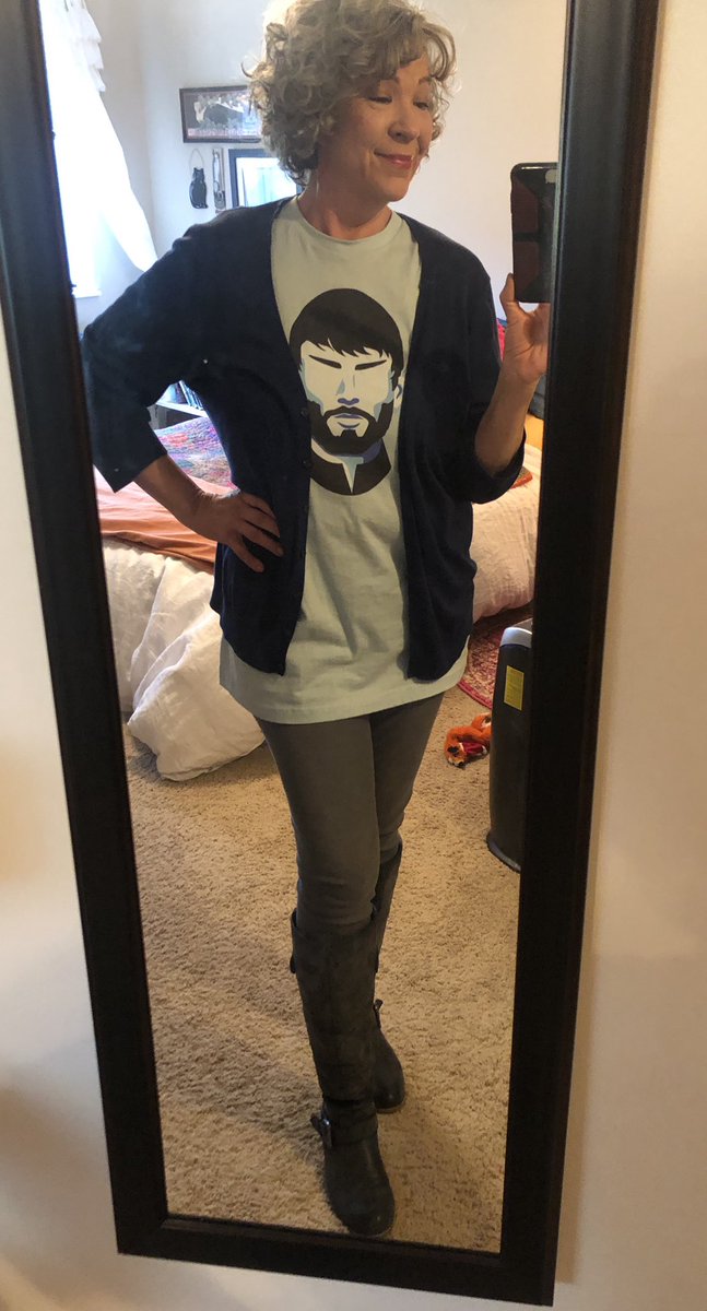 karinchu's tweet photo. Rockin’ the #Spock T today. One nice thing about going my natural grey...I can wear pastels now. ¯\_(ツ)_/¯ #startrek #StarTrekDiscovery #beardedSpock #swag https://t.co/qT9anmn2tY
