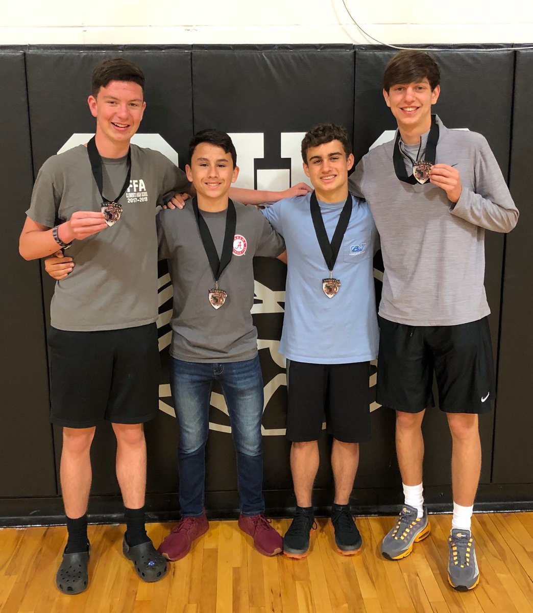 LadyColtsHoops's tweet image. 4x400 relay sectional medalists (Guimarin, Braden,Miller, Fleming)! ⁦@ClementsHighAL⁩