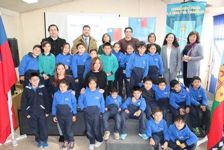 demcoyhaique's tweet photo. Establecimientos Municipales de #Coyhaique #Patagonia emplearán el programa @JUNAEB_AYSEN Habilidades Para la Vida para fortalecer la salud mental y convivencia escolar https://t.co/CpaX7j8S0q @municoyhaique #TodosporunaEducaciondeCalidad https://t.co/Xg2JP20hjV