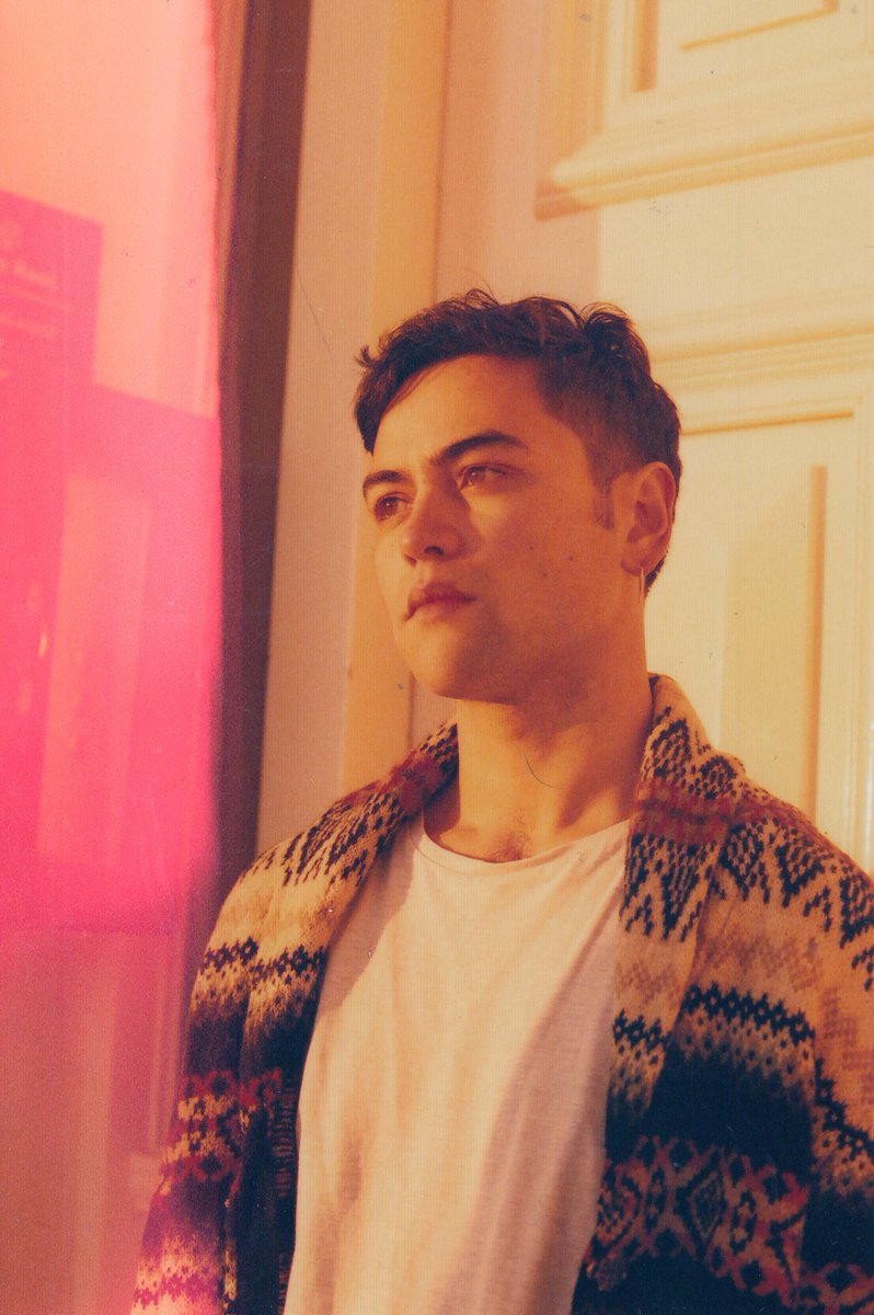 03.05.19 I release Stripped.Rebuilt EP on <a href="/Bella_Union/">Bella Unión Deportivo</a>, a collection of re-worked songs from my catalogue. Listen to ‘Chaturanga Rebuilt’ on all good streaming sites now.

Tick links for upcoming UK shows available via hilangchildmusic.com/live xx

Photo by <a href="/evabowan/">Eva Bowan</a> 📸