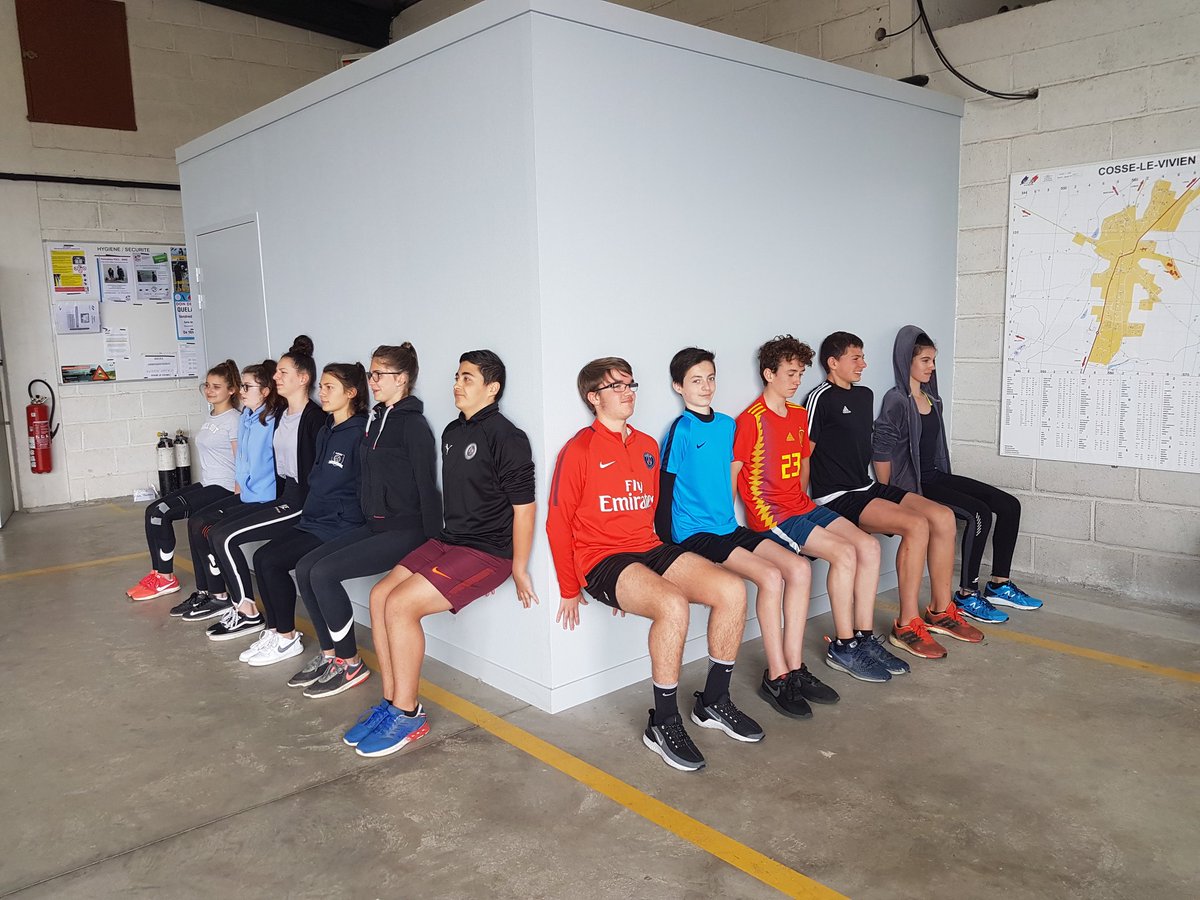CadetsSecCivCos's tweet photo. Aujourd'hui c'est entrainement sportif pour les @CadetsSecCivCos de @l_oriette. Killy, gainage, pompe, Luc léger sont au programme des tests des sapeurs pompiers du @sdis53 @clangouet2017 @lamayenne @acnantes https://t.co/vzy6HRV7dW