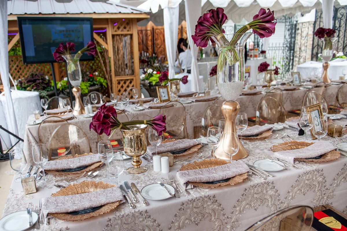 Elegant setup for a Porsche event we did a while back 😍.
Photo by <a href="/Katanstudios/">Katan Studios</a>
.
.
.
#corporate #corporateevents #eventstoronto #toronto #porsche #beautiful #party #events #eventprofs #corporateparty