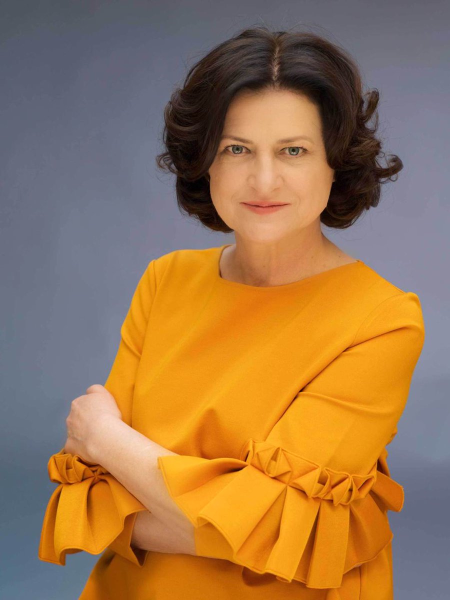 Lynx_art's tweet photo. [INTERVIEW]@artvilnius celebrates the 10th anniversary. On this occasion, the director #DianaStomienė reflects on how the fair has changed within 10 years and shares some highlights of this year’s edition.  https://t.co/Q4xovePBDR  #atvilnius #artfairbaltics #artinlithuania https://t.co/8vD4Pvbb8M