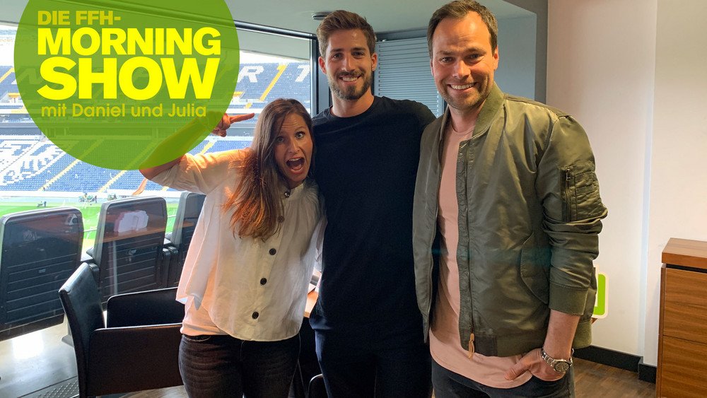 FFHde's tweet photo. Eintracht-Torhüter Kevin Trapp tut, was ein Keeper tun muss: Im FFH-Interview wehrt er "Fakten" über sich knallhart ab #FFHMorningshow das komplette #Video seht ihr hier #KevinTrapp #SGE #EintrachtFrankfurt https://t.co/QYtXmNX9G6 https://t.co/9C2MtjQZ1p