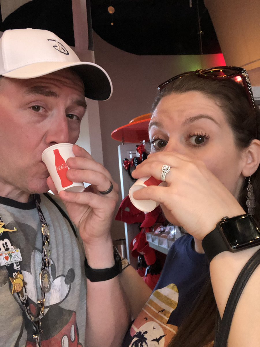 MidwestDisnerds's tweet image. Enjoying the #Beverly at #ClubCool one last time before it’s gone...  #epcot #lovetohateit #sodalegend