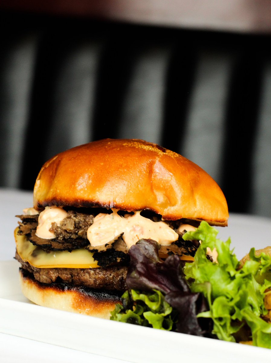 KirbysSteaks's tweet image. Only two more days to sink your teeth into the Ultimate Burger! Order before it's gone.

#TheUltimateBurger #TheWoodlandsTX #AprilPromo #FoodiesOfHouston #Duxelle #Umami #BlackTruffles #KirbysSteakhouse