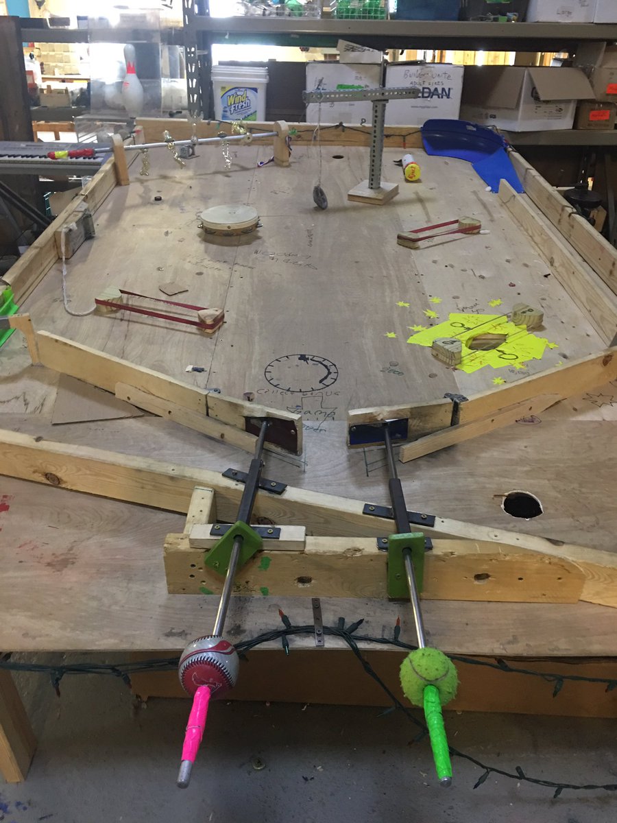 RenwaOriginal's tweet photo. Larger than life pinball at Leonardo’s Basement #mnitem #makerspace https://t.co/NSl0nWgPNB