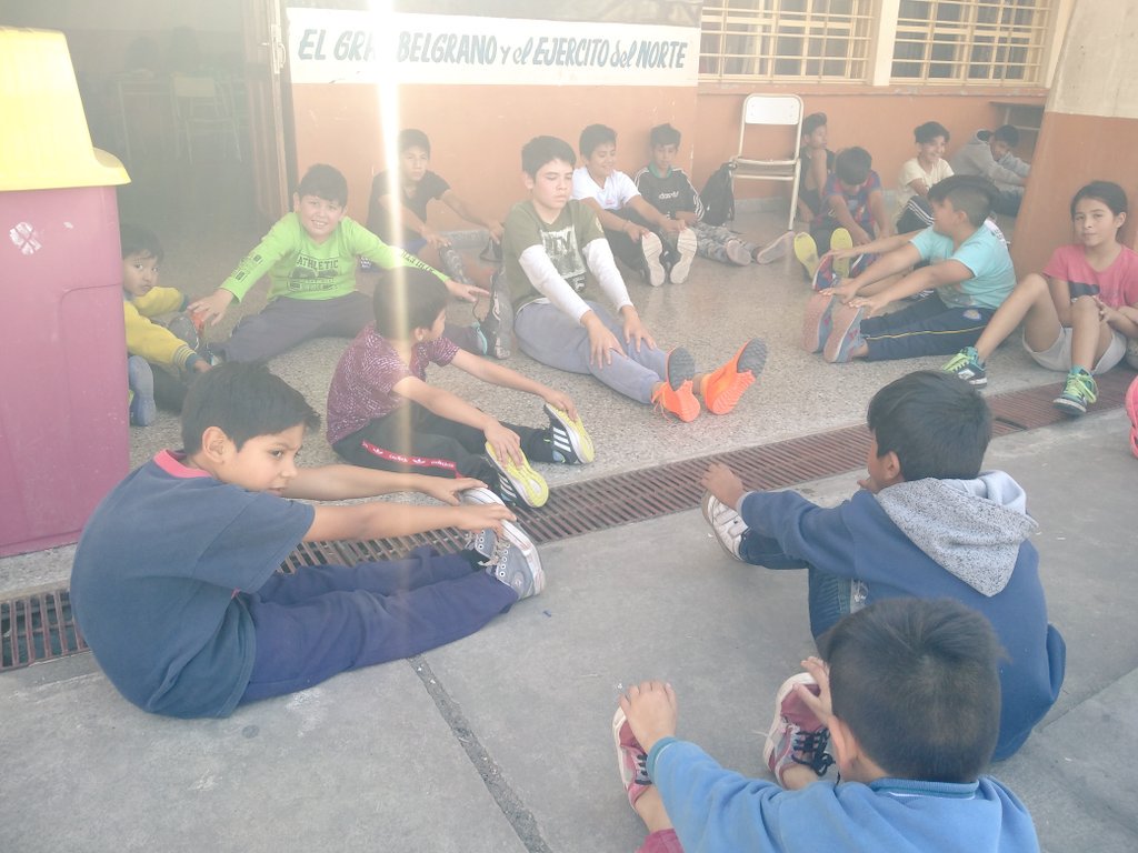 RebakMauricio's tweet photo. @fguillesaavedra @patriciapinasco @UrtubeyJM @aniberruezo @vanesa_aramayo @YanilMarisol 
Taller Deportes te esperamos todos  los sábados Esc. Juana Azurduy de Padilla C.A.I N° 5 https://t.co/0HhDh636N6