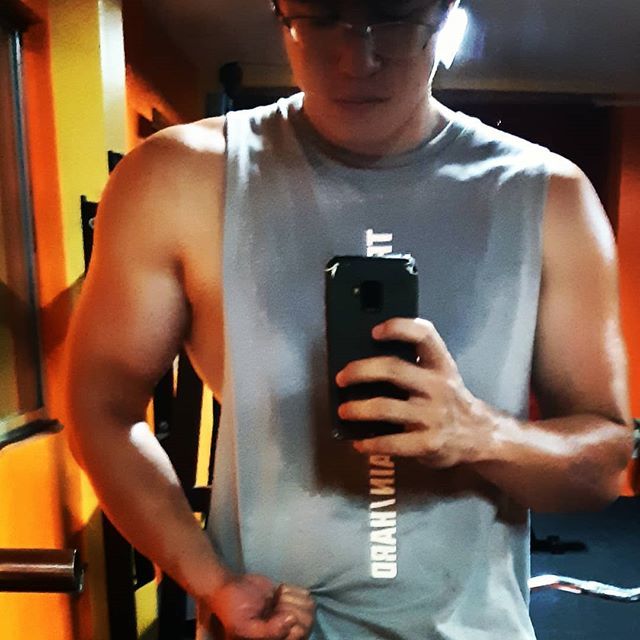 phworkoutjp's tweet image. Arm day done 💪💪💪 #physiquecompetitor #menphysique #ifbbphysique #prilaga #physique #mensphysique #classicphysique #physiques #npcphysique #physiquefreak #womensphysique #physiquegoals #physiquemodel #mensphysiquepic #fitnessphysique #npcclassicphysique #gym #gymlife #gymmoti…