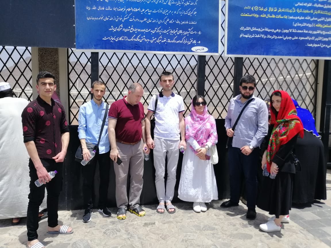 AliYusef13's tweet photo. وفد من هيئة الرياضة الأذربيجانية في زيارة للمدينة المنورة ومعالمها التاريخية والسياحية من تنظيم #سفير_الرحلات و#هيئة_الرياضة https://t.co/WCjj7PsJPi