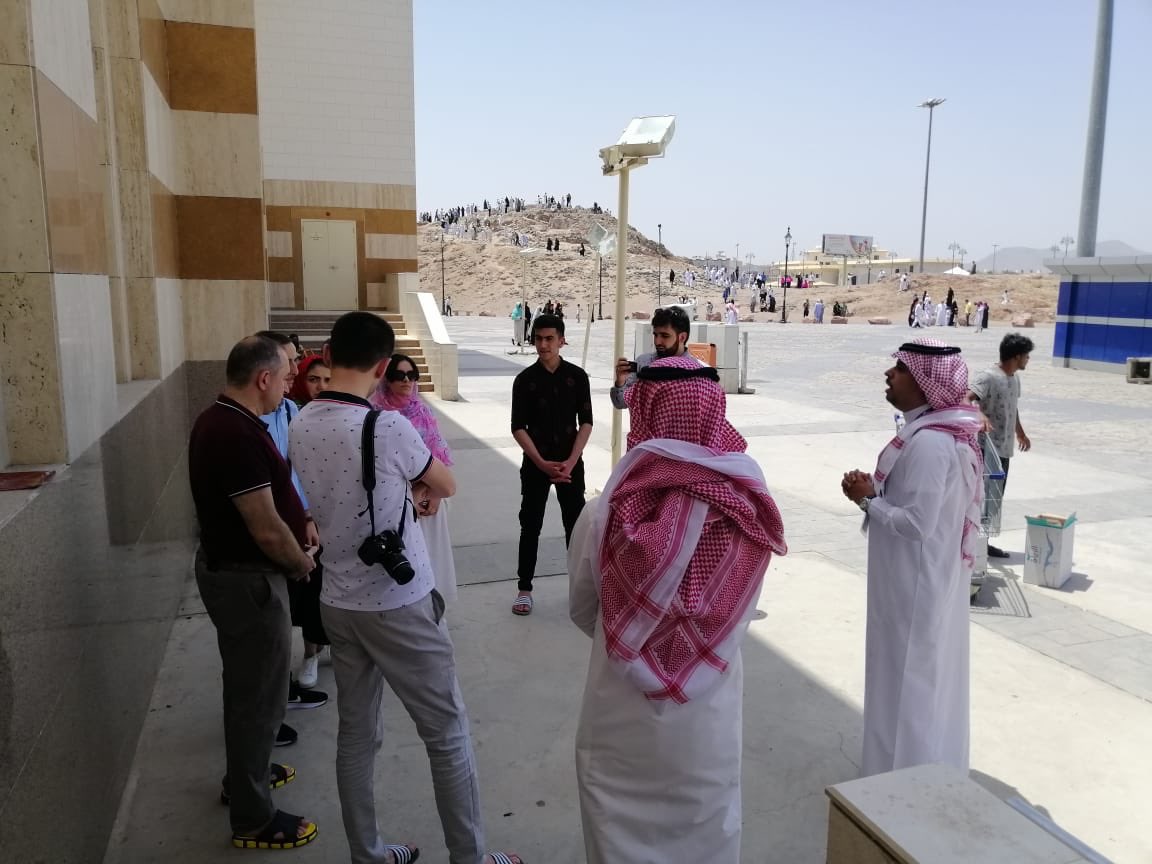 AliYusef13's tweet photo. وفد من هيئة الرياضة الأذربيجانية في زيارة للمدينة المنورة ومعالمها التاريخية والسياحية من تنظيم #سفير_الرحلات و#هيئة_الرياضة https://t.co/WCjj7PsJPi
