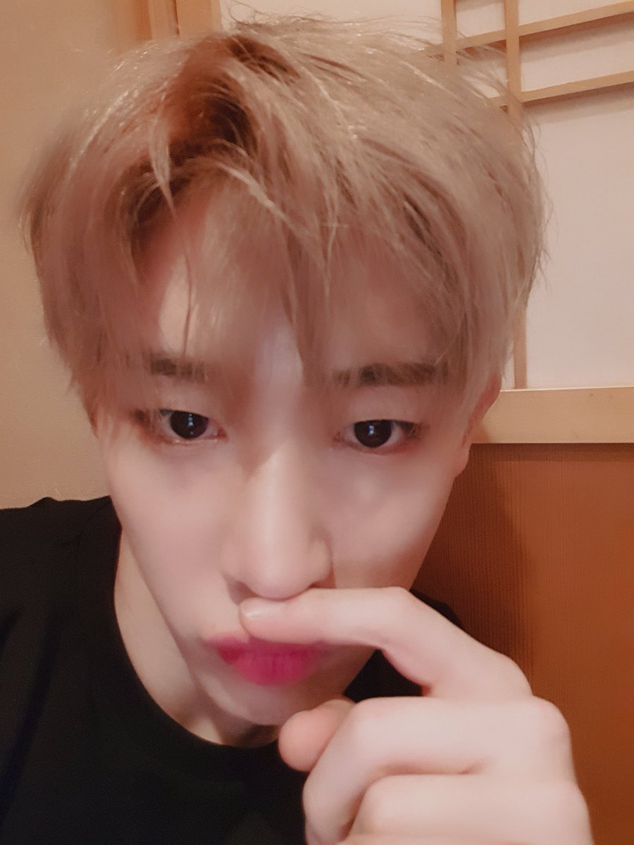 OfficialMONSTAX's tweet photo. [#원호] 잘자요 몬베베!! 밤 늦게 고기사진미아내 #말랑말랑 https://t.co/T0snBGXAec