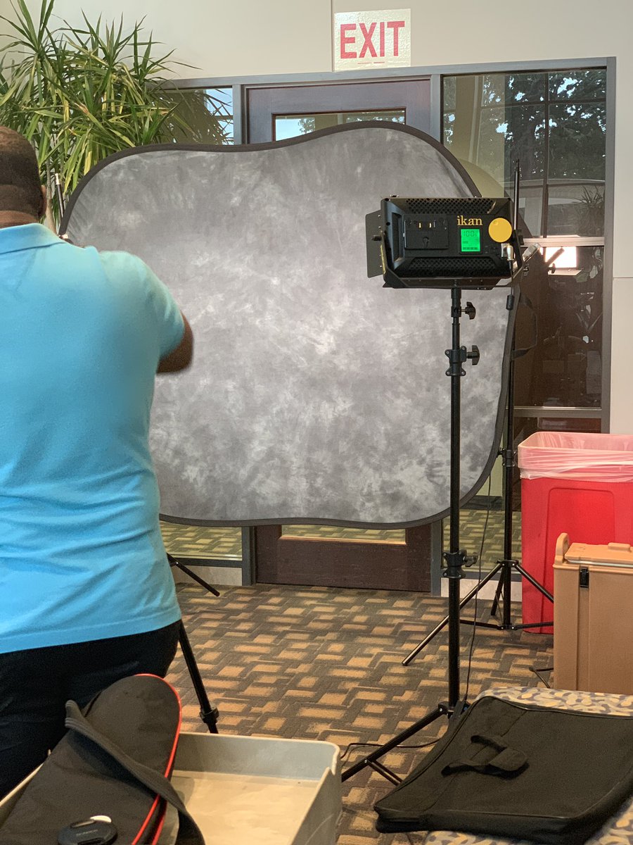 uhsfa's tweet image. Great opportunity to get professional headshots at the Career Fair 📸