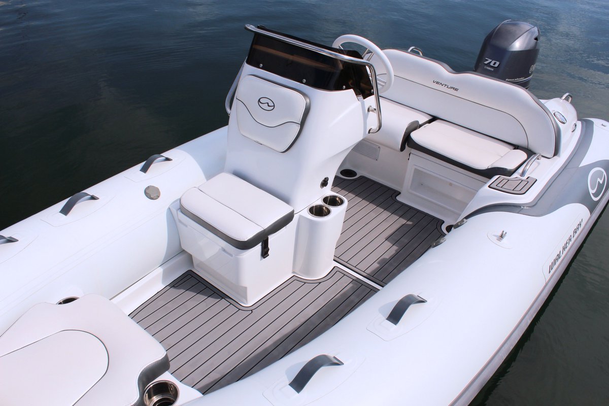 The all-new #WalkerBay Venture 14 #YachtTender is available in 2 console base options. The bench seat base offers more seating and storage. The pedestal base has an open layout and gives more leg room and space to move around in the #boat. Learn More: walkerbay.com/venture