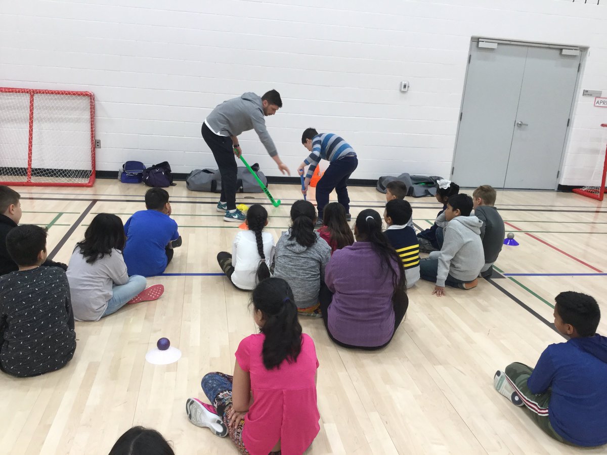 mskennedy114's tweet photo. Day 2 of @FHalberta teaching us about Field Hockey. #reactiontime #passing #dynamite #readystance https://t.co/AxG6wFPkIG