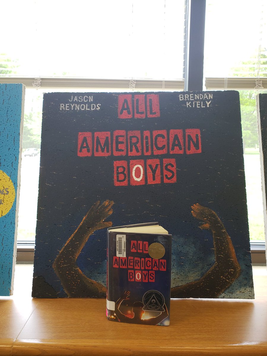 ProjectLhs's tweet photo. When your graphics class also loves reading... Amazing ceiling tiles for the library! @ProjectLITComm @LHSEAGLESVA @JasonReynolds83 @angiecthomas #justreadit https://t.co/yZVJSPoPjb