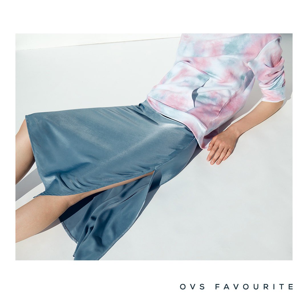 OVSofficial's tweet photo. SATIN: è tempo di brillare!
La sua texture minimal e preziosa avvolge ogni silhouette esaltandone la femminilità.
#OVSFavourite
https://t.co/NsQOWzoAgr https://t.co/T88BAMMtPT