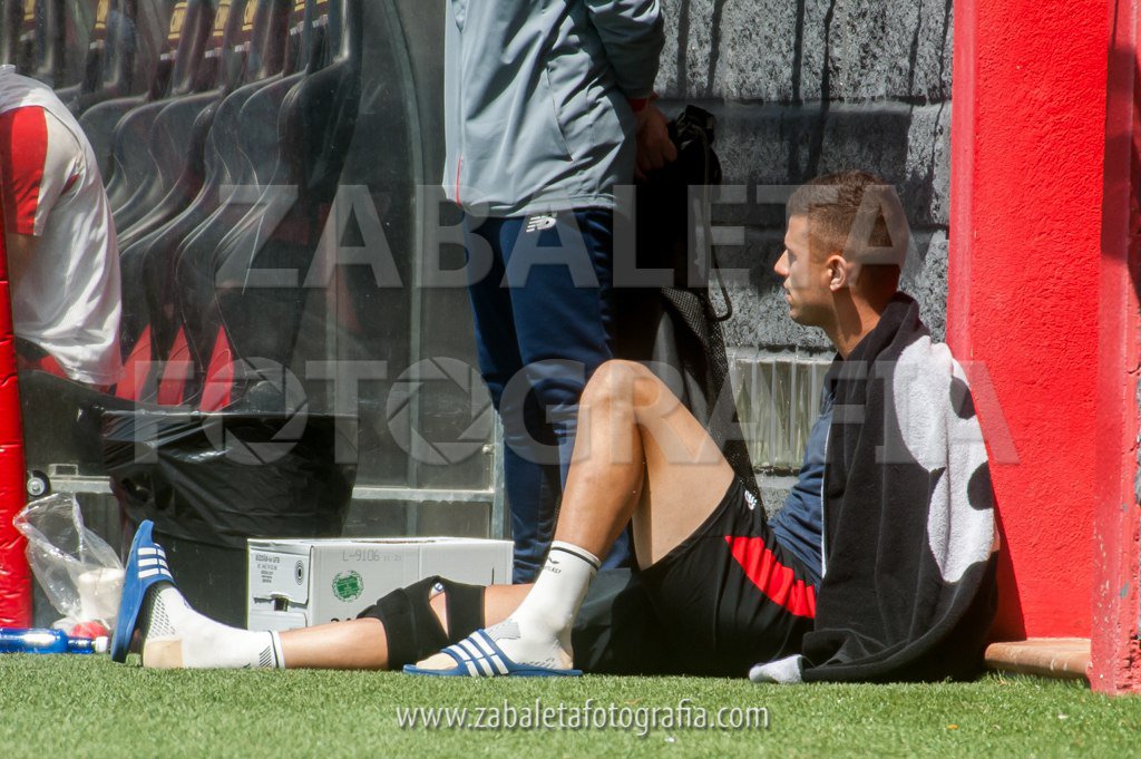 Dos jornadas consecutivas viviendo lesiones de ligamento de rodilla. Una lesion dura, pero que sin duda estos dos grandes jugadores sabran afrontar para volver mucho mas duros

Toca verano de trabajo comstante. Siempre fuertes <a href="/AgirreGorki/">Gorka Agirre</a> <a href="/GorkaGuru9/">Guru</a> 💪